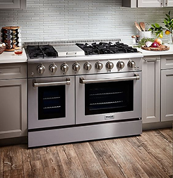 Modern electric oven with multiple cooking functions